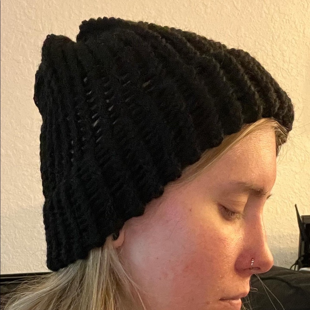 HAZY DAYS DIY handmade knit beanie